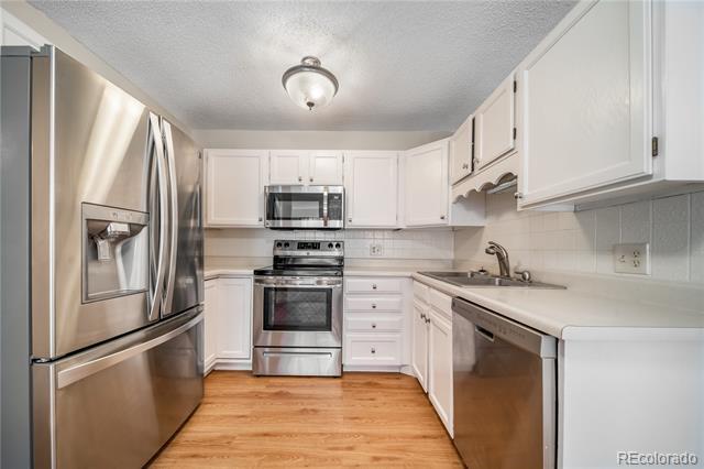 Building Photo - 3022 S Wheeling Way