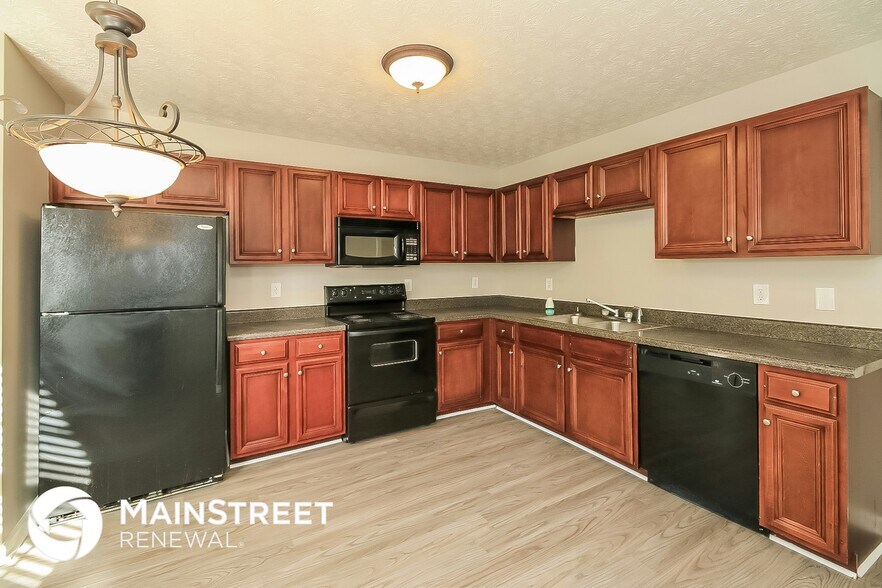 Building Photo - 7 Mineral Springs Ct