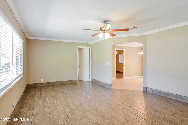 Building Photo - 4440 Naranja Dr S