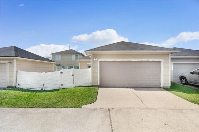 Building Photo - 1623 Royal Chase Dr
