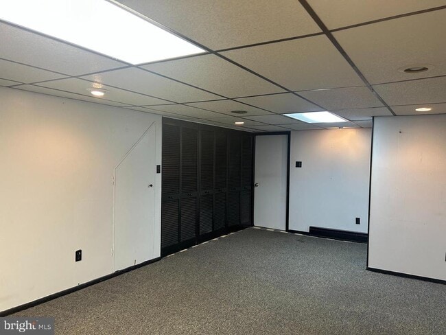 Building Photo - 909 Fairfax Rd