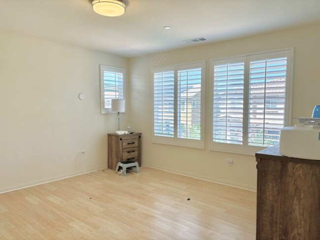 Building Photo - Riverpark | 4Bed + 3Bath | Oxnard | Whalen