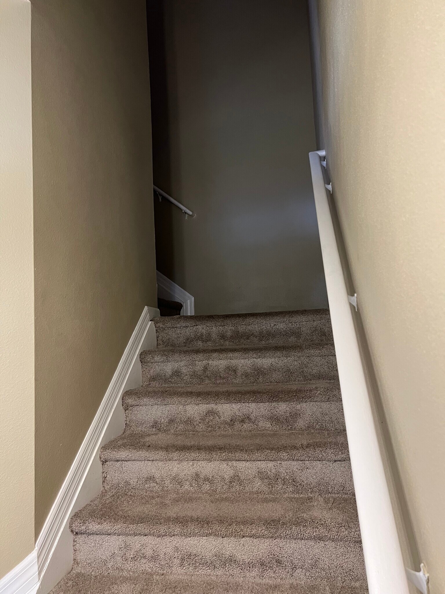 Building Photo - 5723 Kinglethill Dr