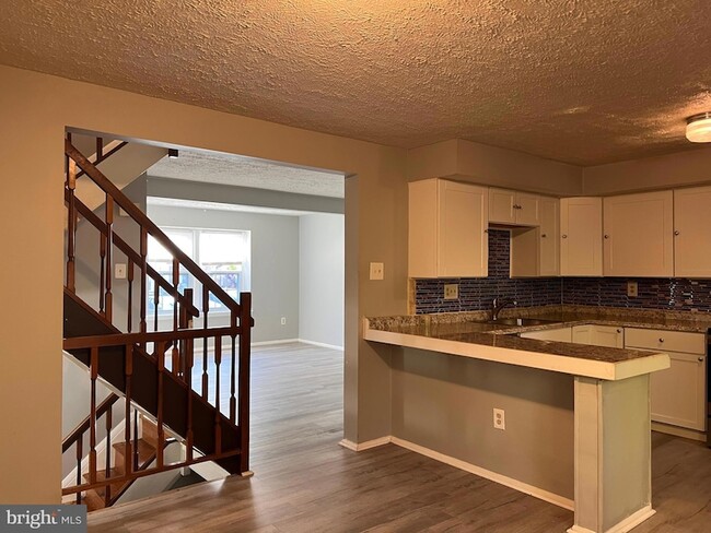 Building Photo - 8104 Willowdale Ct