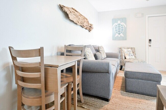 Building Photo - 11 Beachside Dr