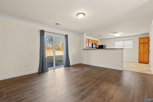 Building Photo - 313 Mertle Dr