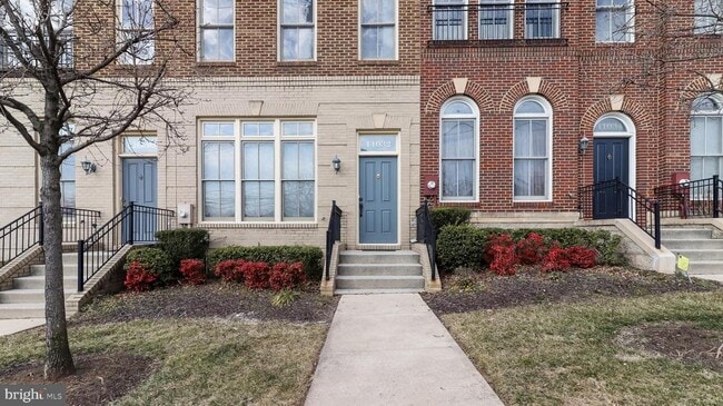 Building Photo - 11032 Amherst Ave