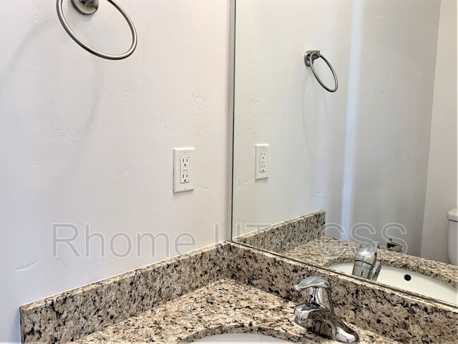 Building Photo - 13567 S Florenza Way