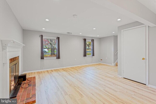 Building Photo - 12027 Cheviot Dr