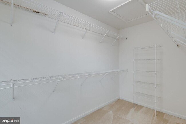 Building Photo - 43794 Virginia Manor Terrace