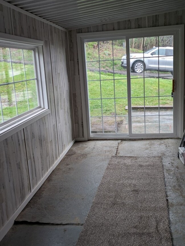 Building Photo - ***Brand New Updated 4 Bedroom House****