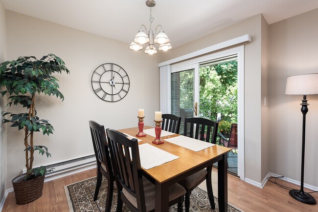 Building Photo - 720 Maple Ave