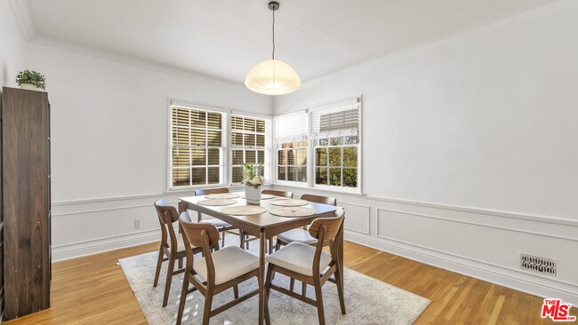 Building Photo - 10575 Holman Ave