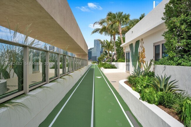 Building Photo - 2200 Brickell Ave