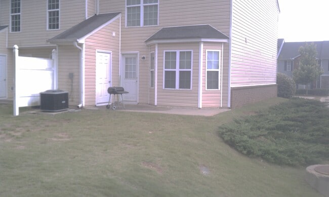 Building Photo - 5616 Union Pointe Dr