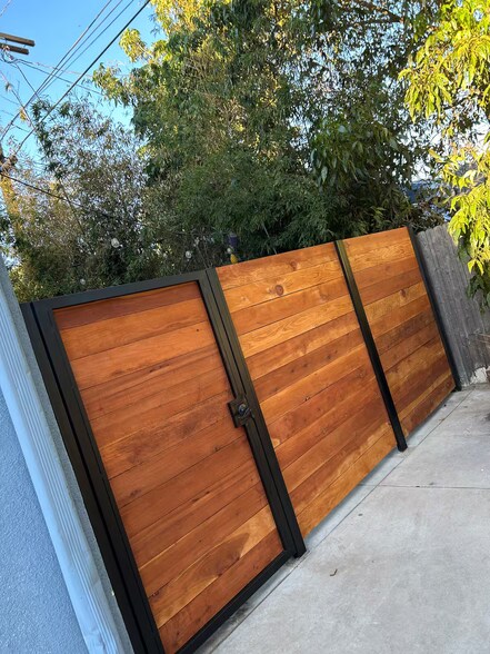 Building Photo - 4218 Dalton Ave