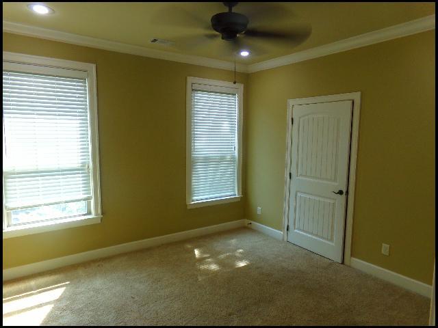 Building Photo - 111 Chelle Ln