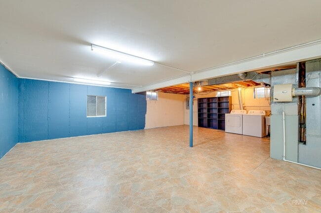 Building Photo - 111 E Magnolia St