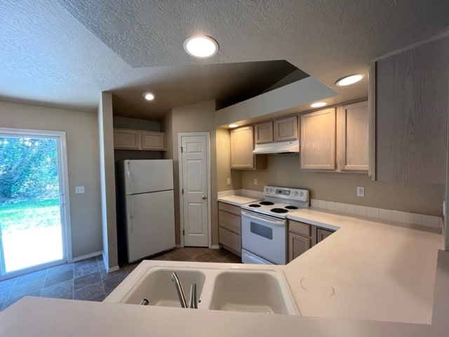 Building Photo - 154 N Sagehen St