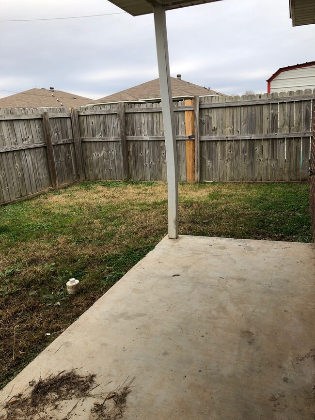 Building Photo - 102 S East St