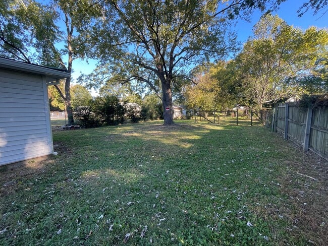 Building Photo - Fully remodeled rancher