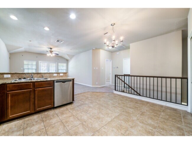 Building Photo - 1310 W Parmer Ln