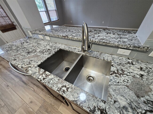 Building Photo - 5106 Prosperity Cir