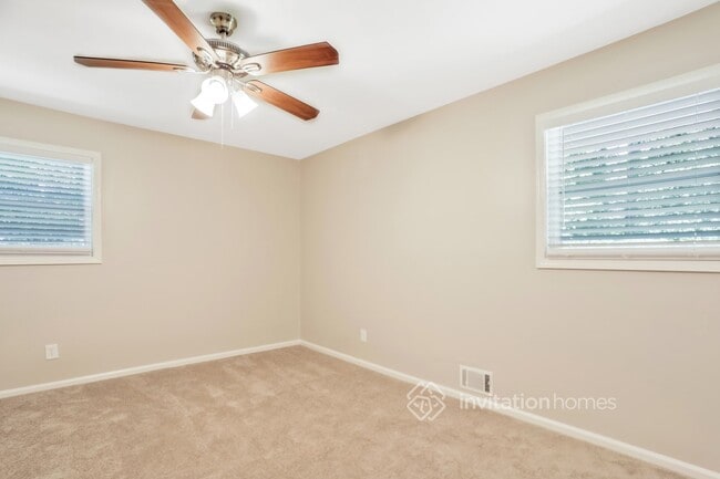 Building Photo - 872 Pinecrest Terrace SW