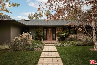 Building Photo - 775 San Rafael Terrace