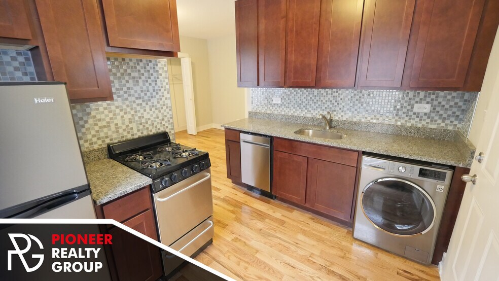 Building Photo - 2907 N Mildred Ave