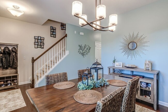 Building Photo - Luxury Townhome for rent!