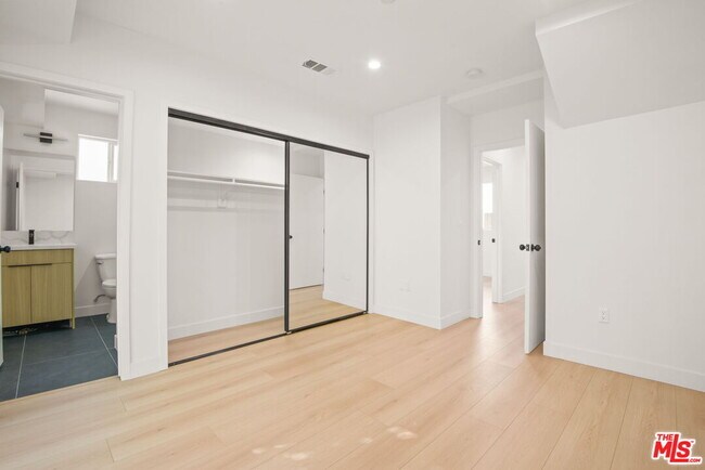 Building Photo - 1707 Burnside Ave