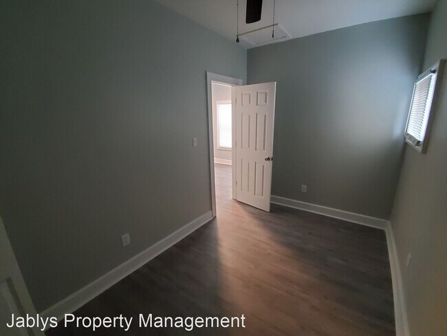 Building Photo - 3 br, 1 bath House - 902 Park Ave