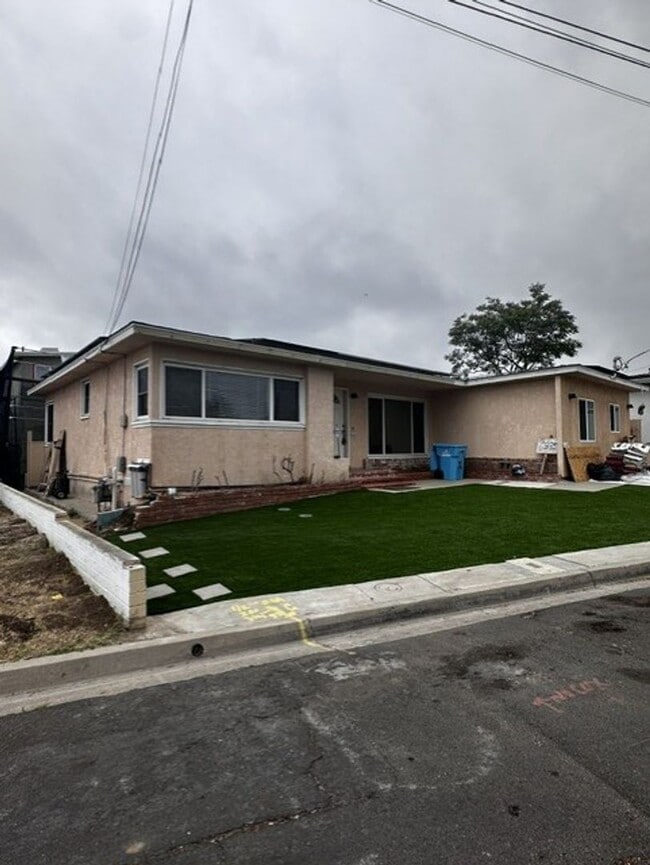 Building Photo - 6328 Cleo St