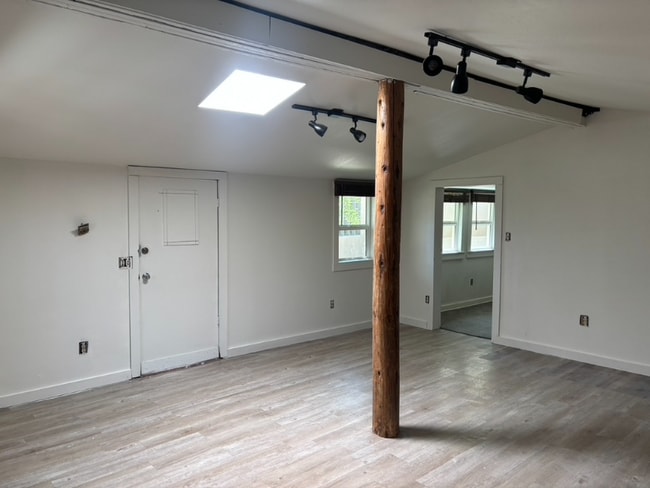 Building Photo - 1303 7th St NW