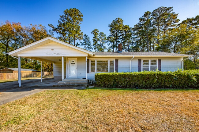 Building Photo - 1009 Park Dr