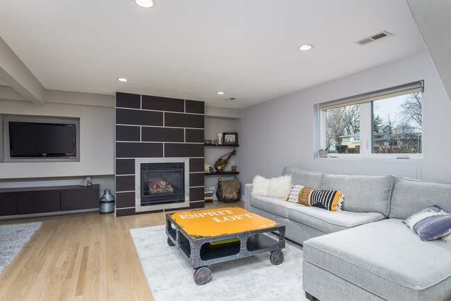 Building Photo - 2407 N Lafayette St