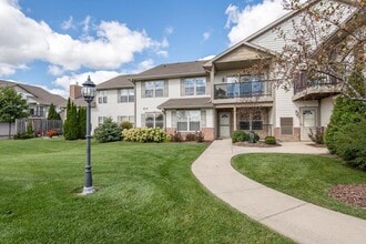Building Photo - Stunning 2 Bedroom, 2 Bathroom Condo in Co...