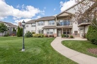 Building Photo - Stunning 2 Bedroom, 2 Bathroom Condo in Co...