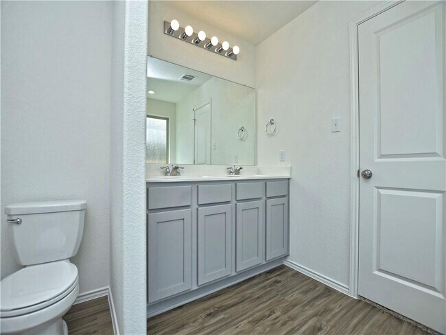 Building Photo - 21413 Wilmiller Ln