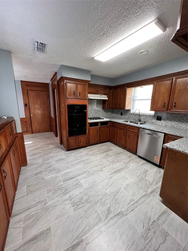 Building Photo - 327 Maybrook Dr