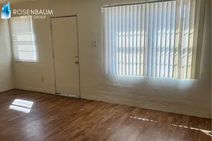 Building Photo - 1701 N Village Dr