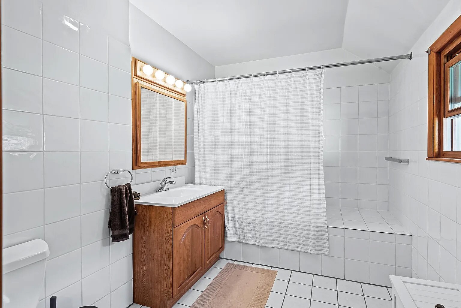 Building Photo - 2527 29th Ave S