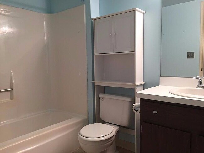 Building Photo - "Glamorous 2-Bedroom Condo with Fireplace ...