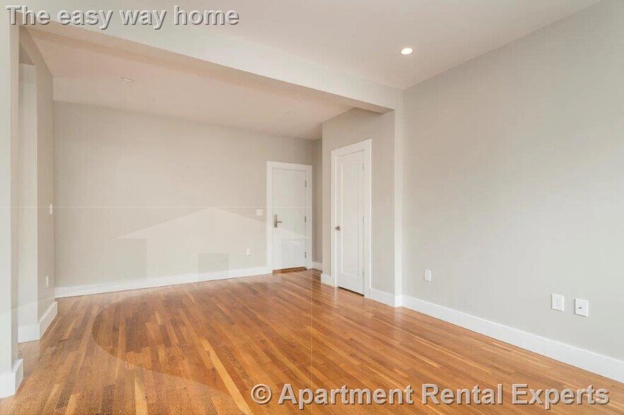 Building Photo - 16 Forest St