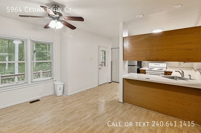 Building Photo - 5964 Cedar Fern Ct