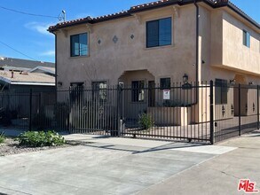 Building Photo - 334 Stepney St