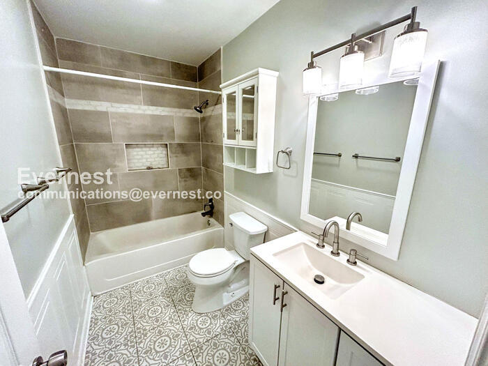 Building Photo - 1065 Fair St SW