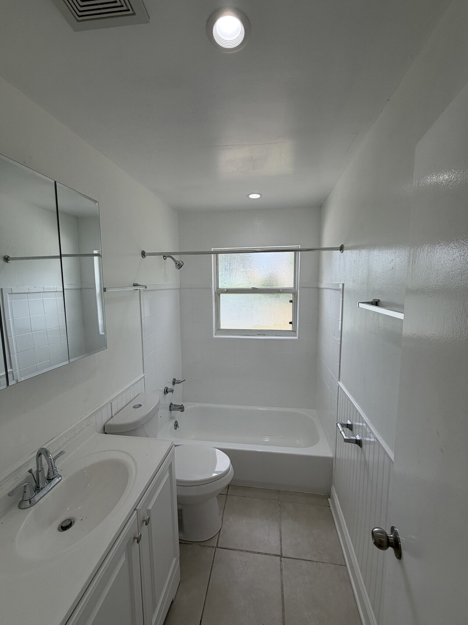 Building Photo - 2 Bed/1 Bath