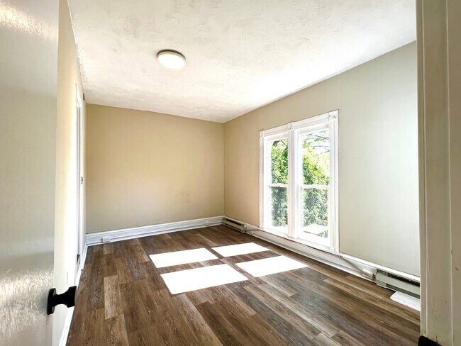 Building Photo - 82 E Lorain St